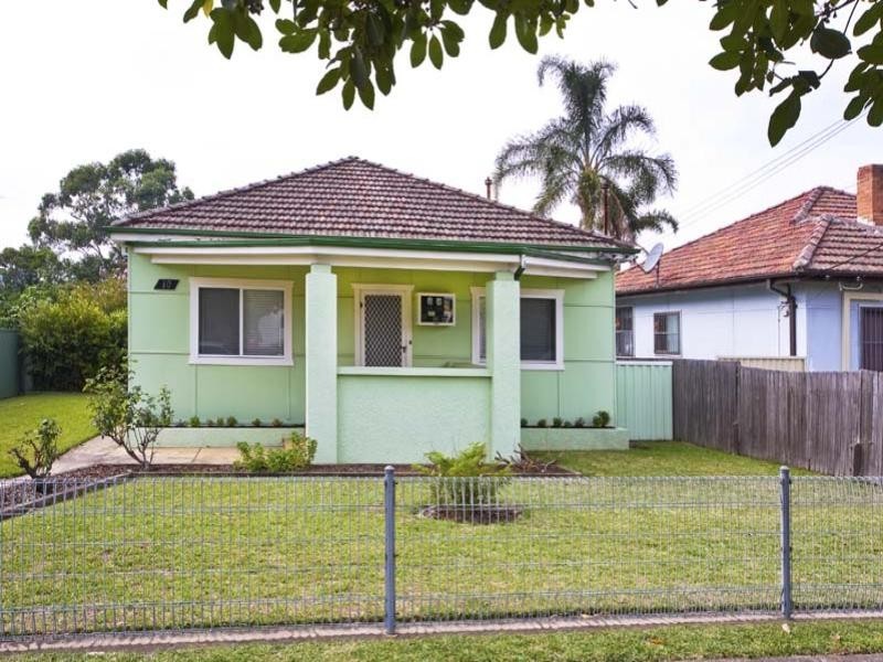 10 Adam Street, Fairfield NSW 2165