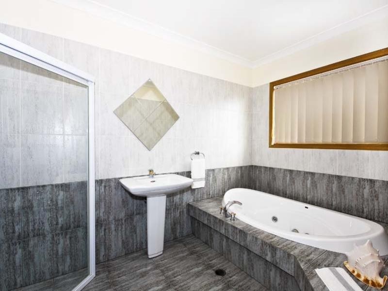 8 Esmond Place, Wakeley NSW 2176