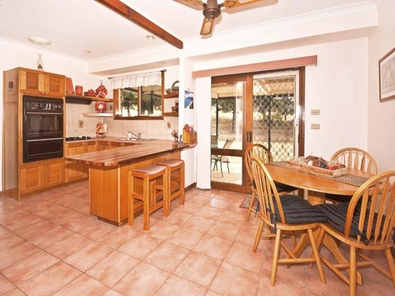 6 Whitley Place, Abbotsbury NSW 2176