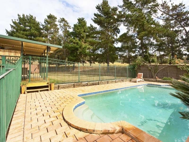 6 Whitley Place, Abbotsbury NSW 2176