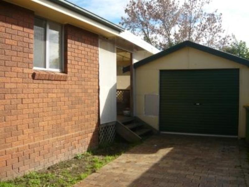 31 Coolatai Crescent, Bossley Park NSW 2176