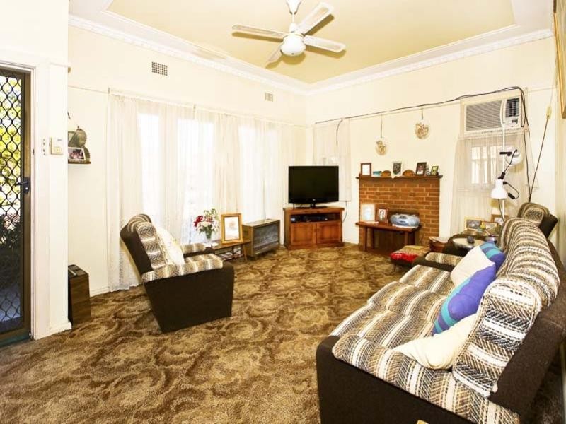 28 Macquarie Street, Fairfield NSW 2165