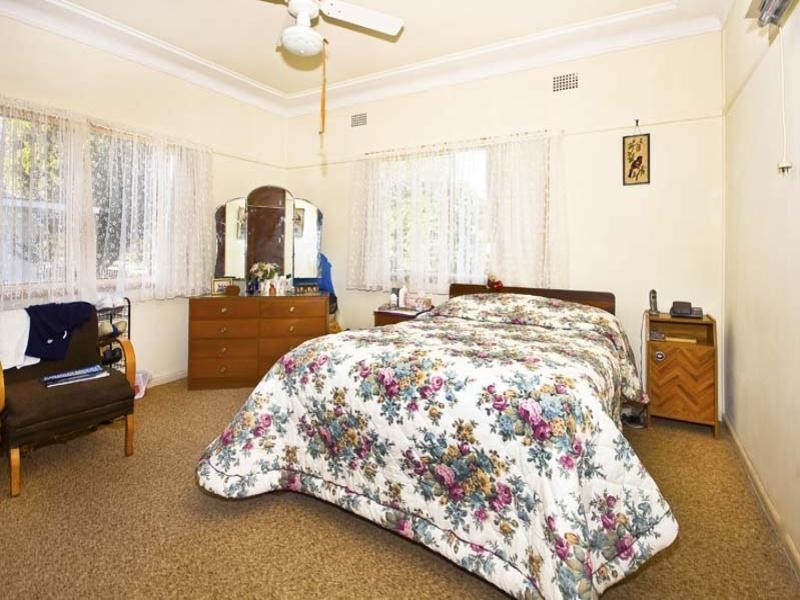 28 Macquarie Street, Fairfield NSW 2165