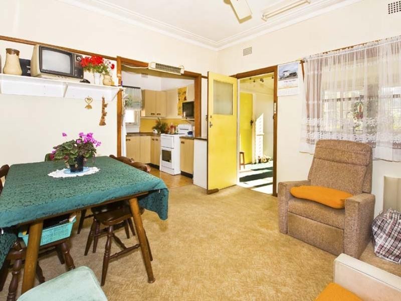 28 Macquarie Street, Fairfield NSW 2165