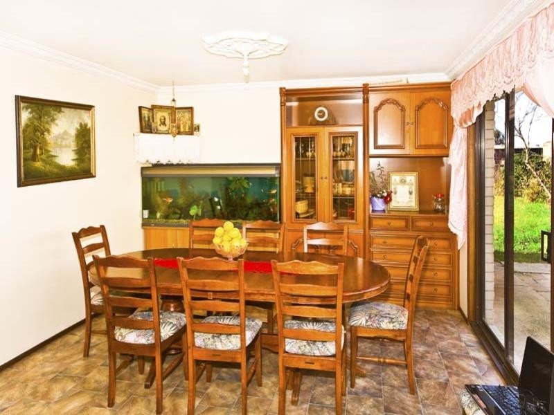 29 Glen Logan Road, Bossley Park NSW 2176