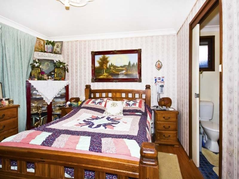 29 Glen Logan Road, Bossley Park NSW 2176