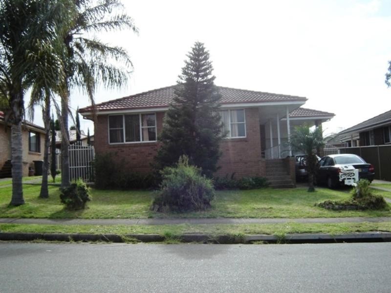 16 Binyon Close, Wetherill Park NSW 2164