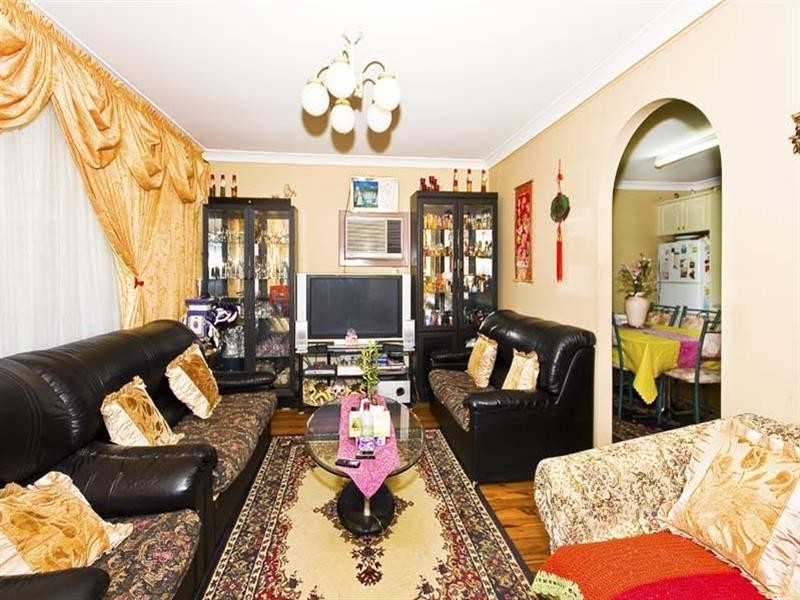 5 Hoyle Place, Greenfield Park NSW 2176