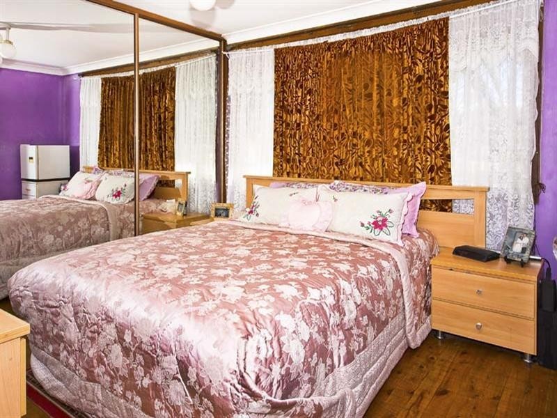 5 Hoyle Place, Greenfield Park NSW 2176