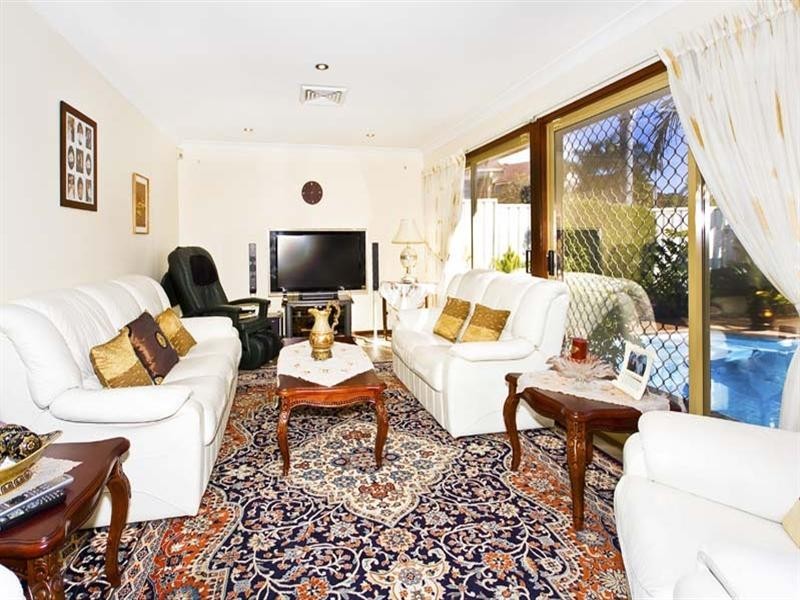 5 Middlehope Street, Bonnyrigg Heights NSW 2177