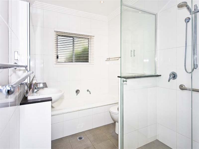 27 Yoogali Street, Merrylands NSW 2160