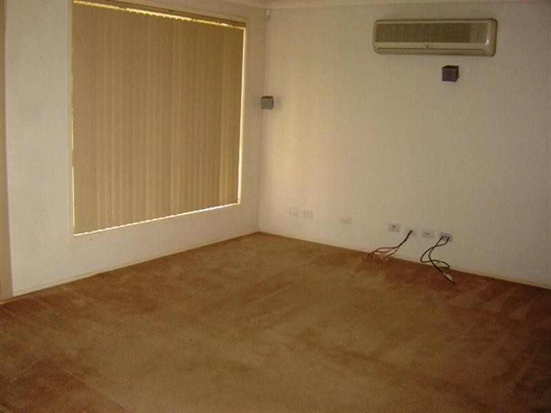 15 Dowling Street, West Hoxton NSW 2171