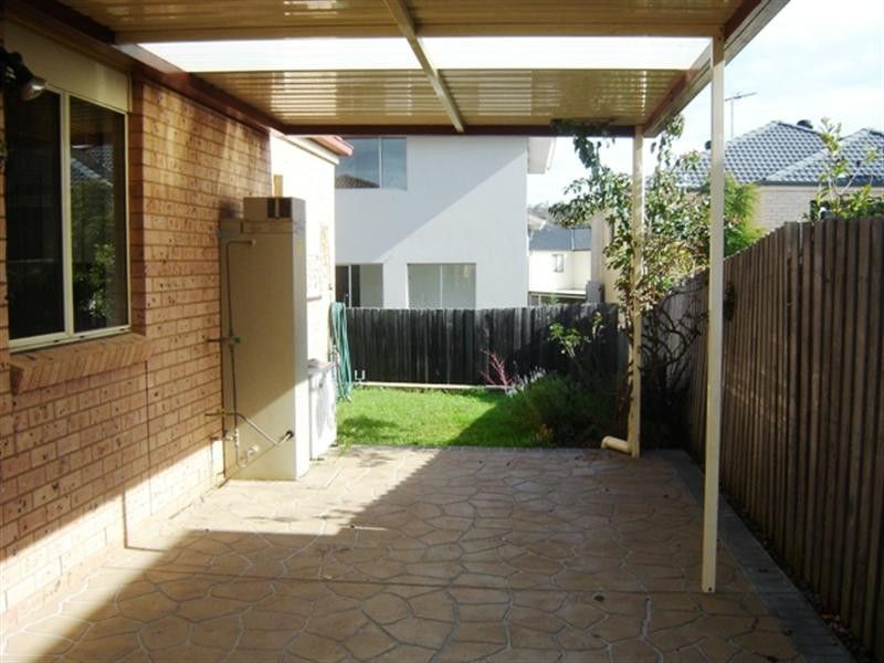 15 Dowling Street, West Hoxton NSW 2171