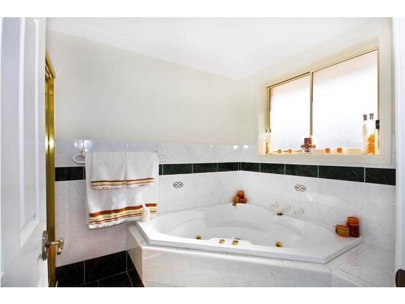 12 Earl Place, Cecil Hills NSW 2171