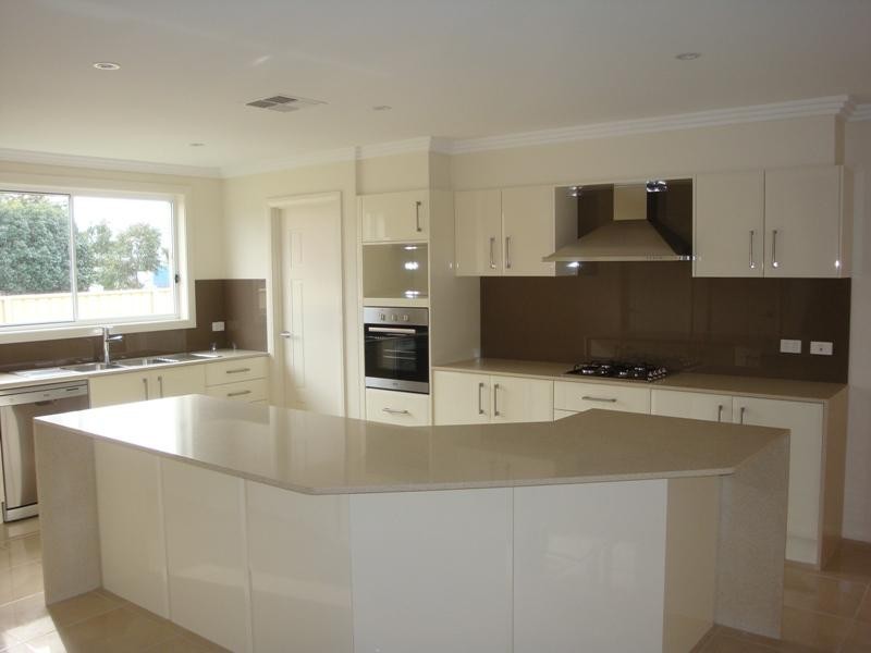 25 Bellerive Close, West Hoxton NSW 2171