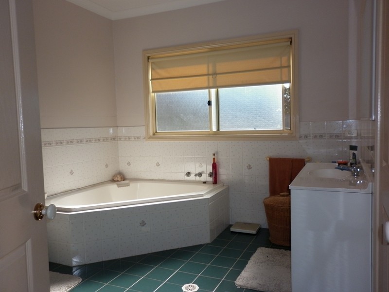 23a Garrison Road, Bossley Park NSW 2176