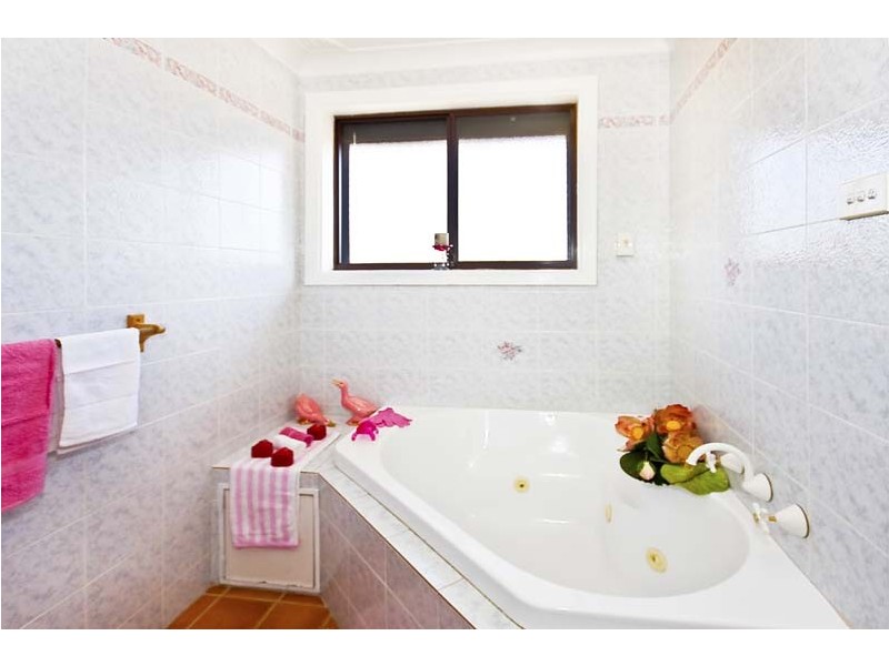 23 Kingfisher Avenue, Bossley Park NSW 2176