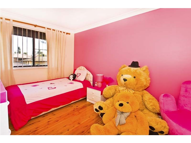 23 Kingfisher Avenue, Bossley Park NSW 2176