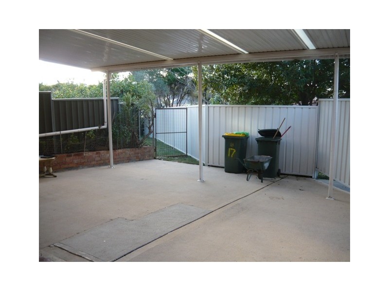 17B Hanwood Place, Edensor Park NSW 2176