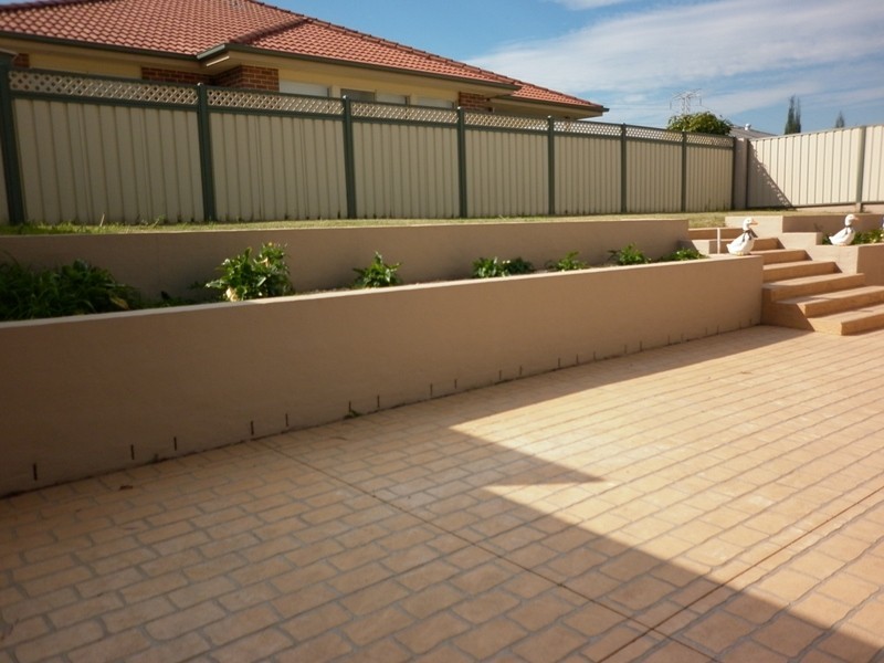 19 Rafter Crescent, Abbotsbury NSW 2176