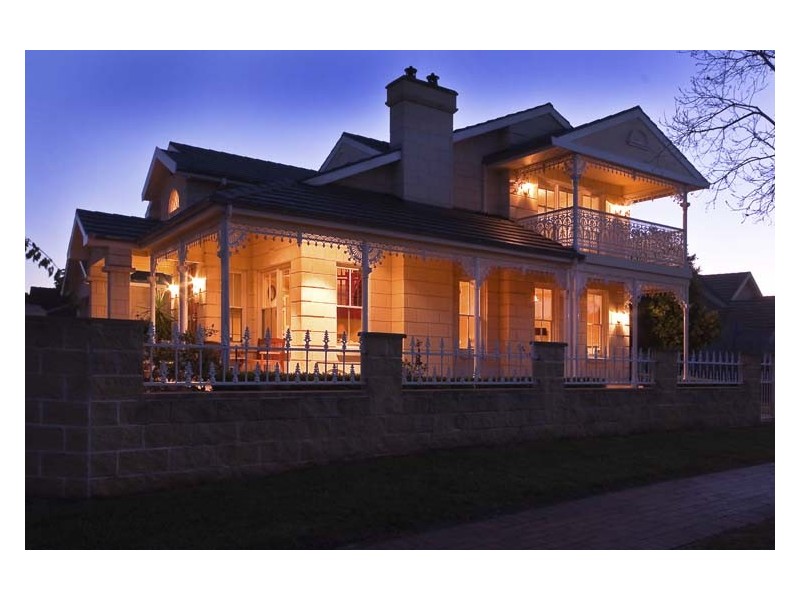 72 Edinburgh Circuit, Cecil Hills NSW 2171