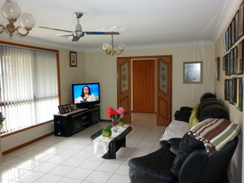 36 Boronia Road, Bossley Park NSW 2176