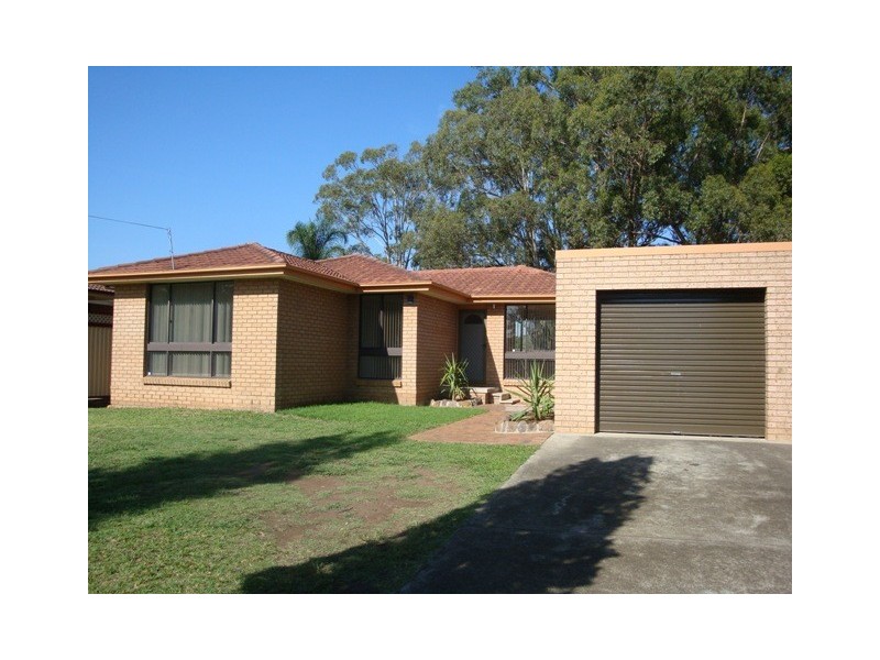 35 Moonlight Road, Prairiewood NSW 2176