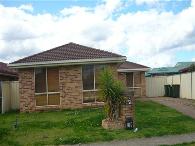 5 Glen Innes Road, Hoxton Park NSW 2171