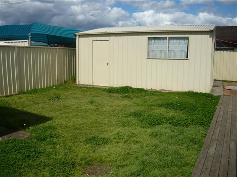 5 Glen Innes Road, Hoxton Park NSW 2171