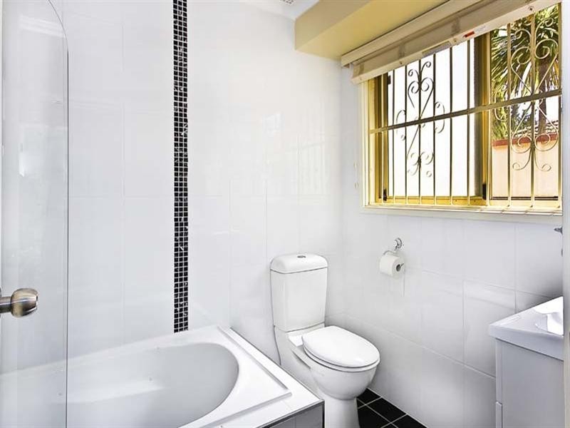 20 Kinghorne Road, Bonnyrigg Heights NSW 2177