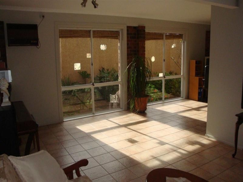 11 Grevillea Close, Bossley Park NSW 2176