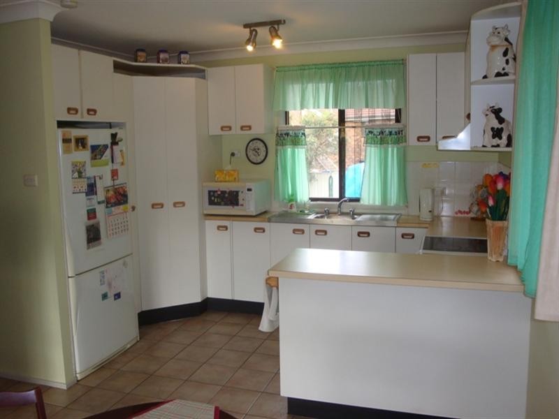 11 Grevillea Close, Bossley Park NSW 2176