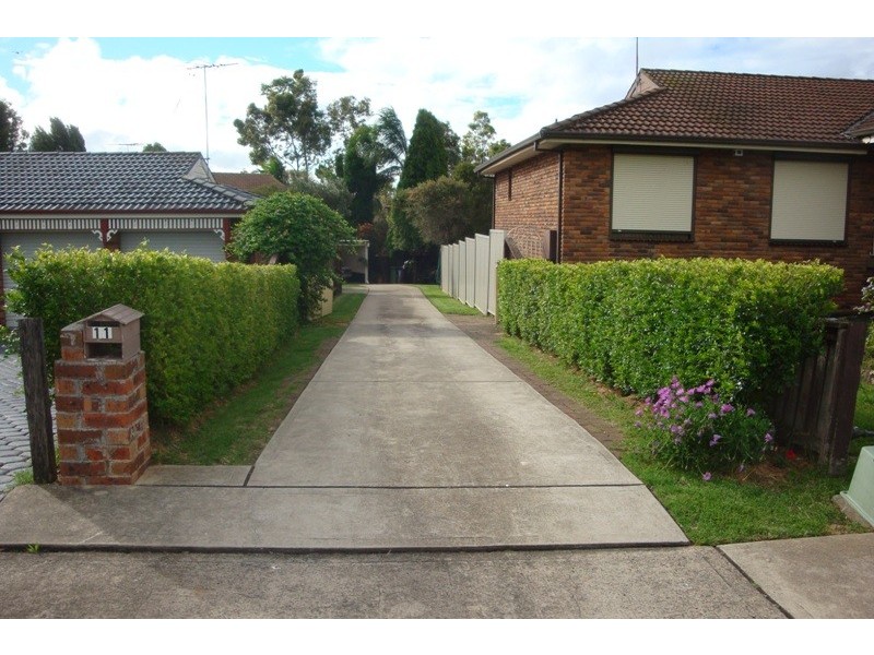 11 Grevillea Close, Bossley Park NSW 2176