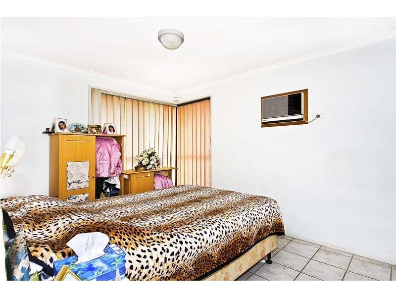 2 Opal Place, Bossley Park NSW 2176