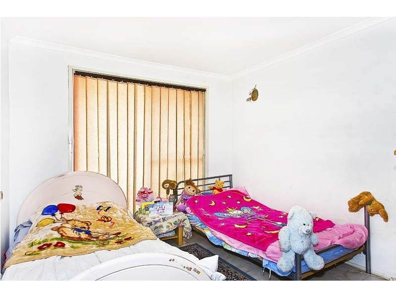 2 Opal Place, Bossley Park NSW 2176