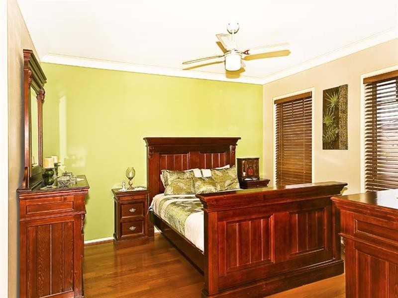 11 Hannan Place, Prairiewood NSW 2176