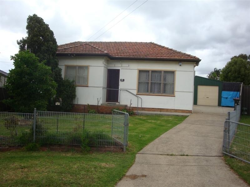 15 Hiland Crescent, Smithfield NSW 2164