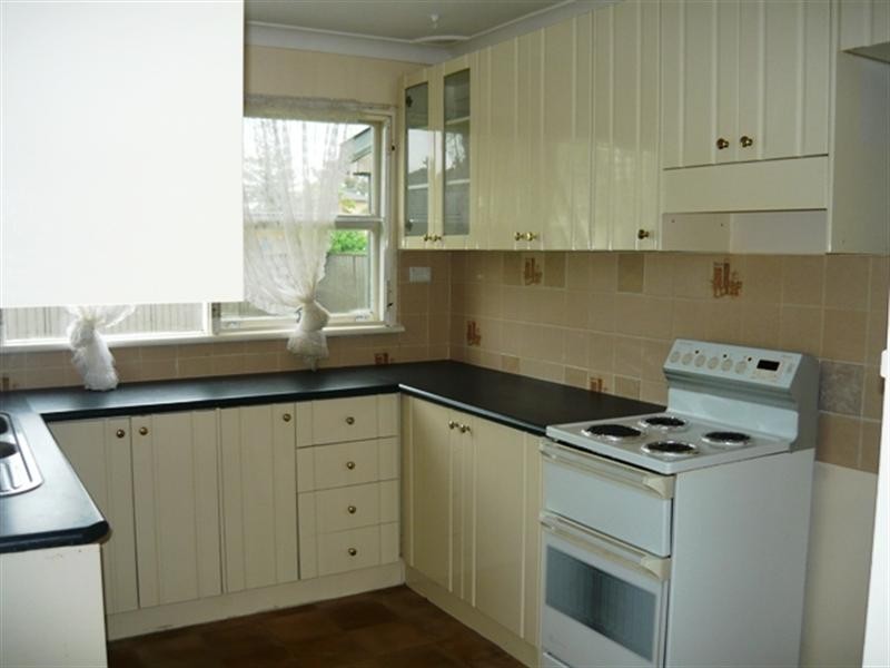 8 Rhondda Street, Smithfield NSW 2164