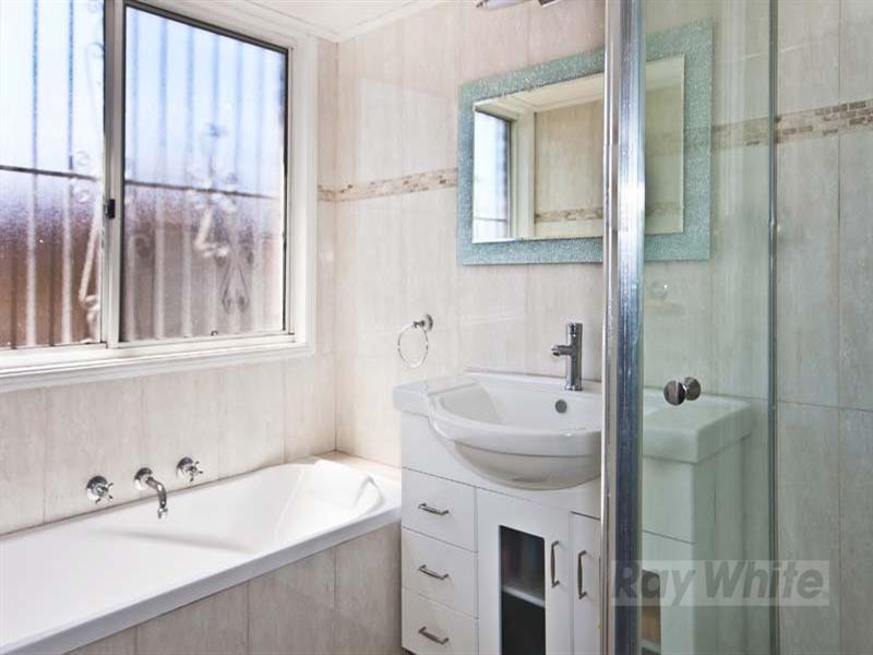 3 Geronimo Close, Greenfield Park NSW 2176