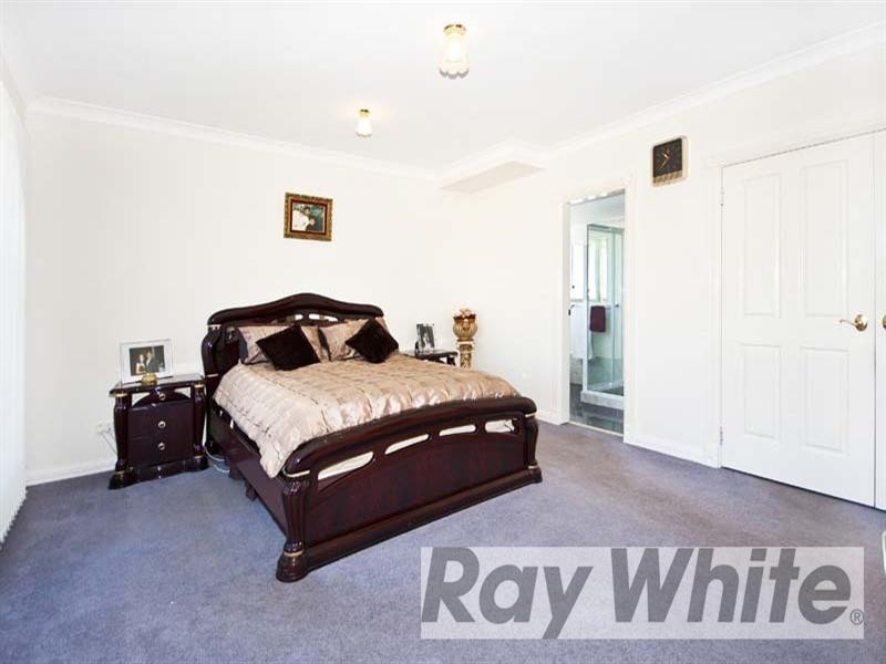 14 Edinburgh Circuit, Cecil Hills NSW 2171