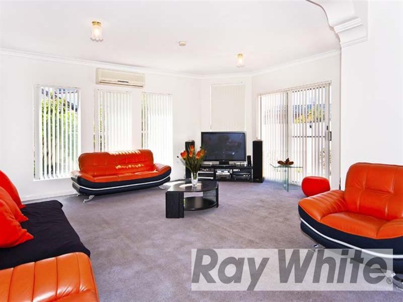 14 Edinburgh Circuit, Cecil Hills NSW 2171