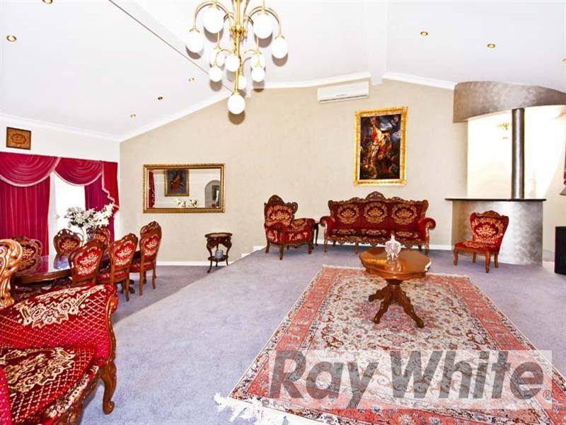 14 Edinburgh Circuit, Cecil Hills NSW 2171