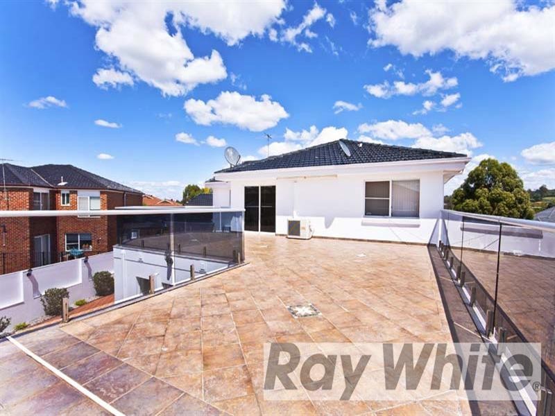 14 Edinburgh Circuit, Cecil Hills NSW 2171