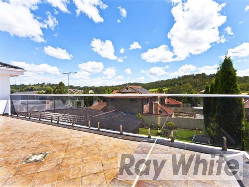 14 Edinburgh Circuit, Cecil Hills NSW 2171