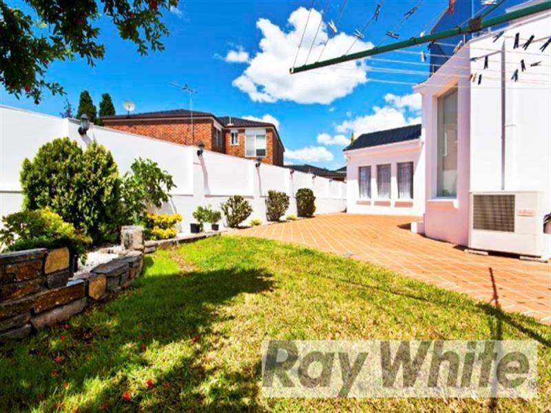 14 Edinburgh Circuit, Cecil Hills NSW 2171