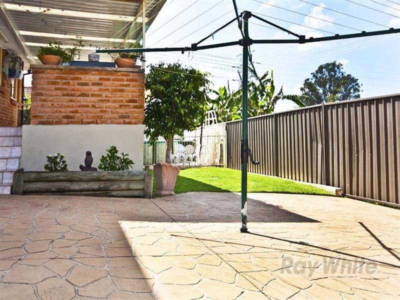 7 Landy Close, Edensor Park NSW 2176