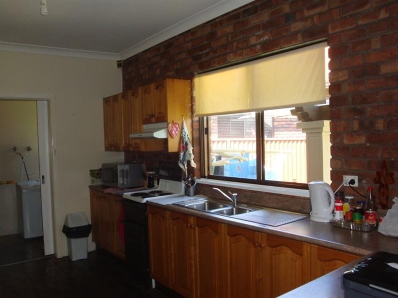 1 Moonlight Road, Prairiewood NSW 2176