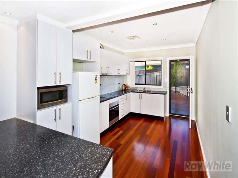 2 Dalton Place, Fairfield West NSW 2165