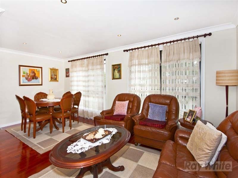 2 Dalton Place, Fairfield West NSW 2165