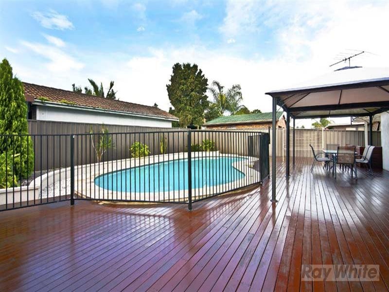2 Dalton Place, Fairfield West NSW 2165